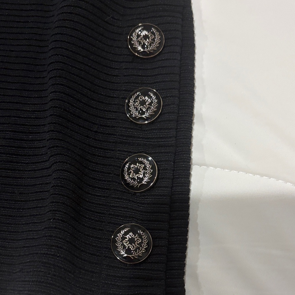 WHBM Ribbed Button Side Crew Top - Picture 2 of 4